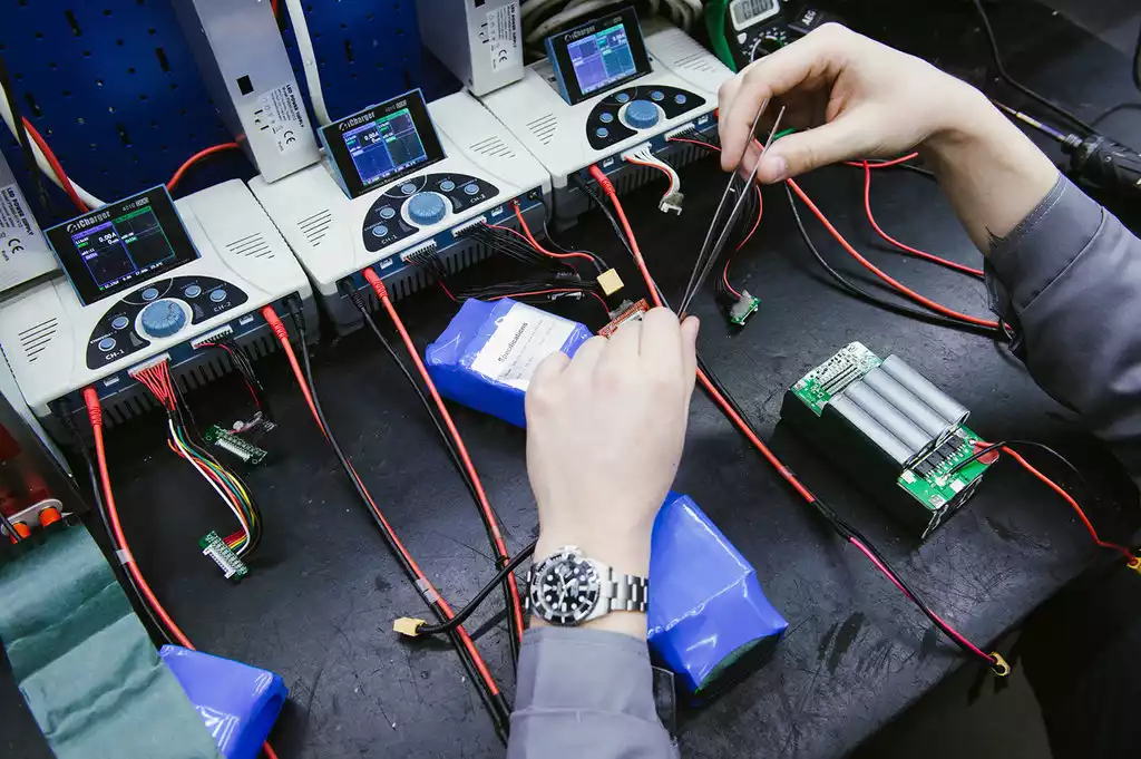 Ремонт аккумулятора электросамоката в Алматы, замена и ремонт батареи самокатов